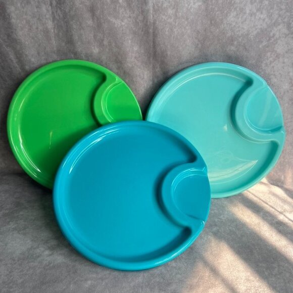 Pampered Chef Outdoor Party Plates 10" Divided Picnic Plastic #2823 Set of 6 - Picture 1 of 7